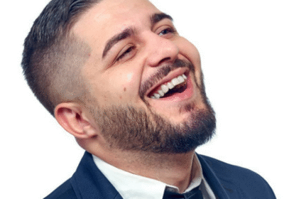 Съдят известен подкастър -