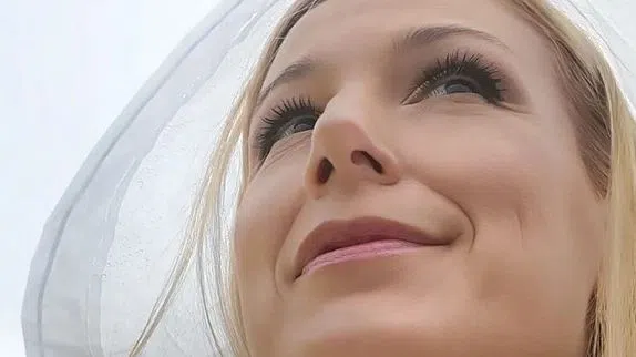 Ето я Николета Маданска по бански