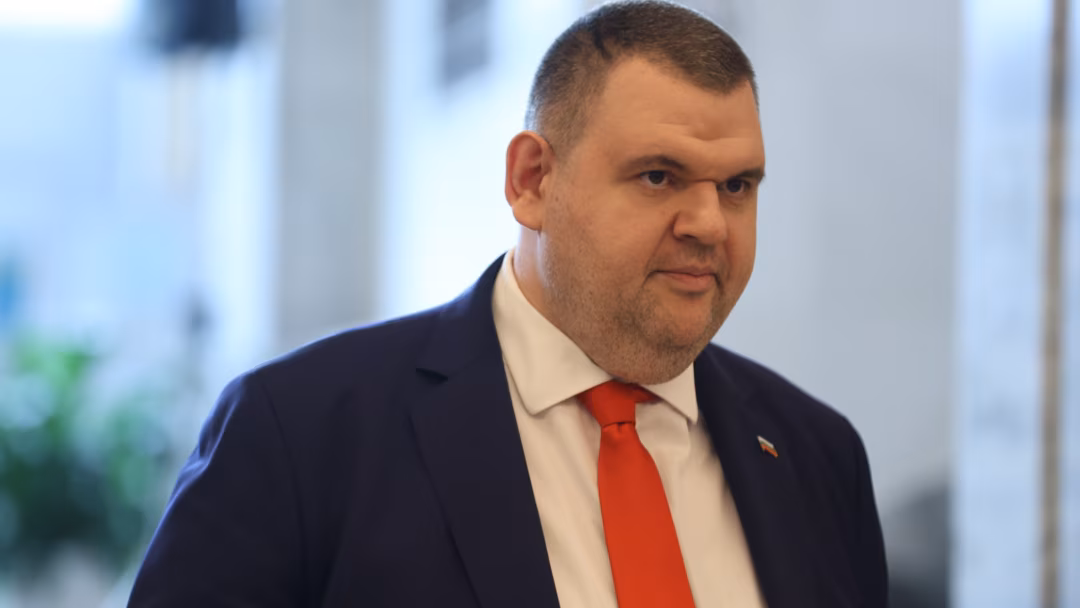 Последни новини Гръцкото финансово разузнаване проверява Хотела на Делян Пеевски!