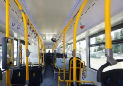Мъж заплашил с нож кондукторка в Бургас и се обади на 112, за да каже, че ще отвлече автобуса