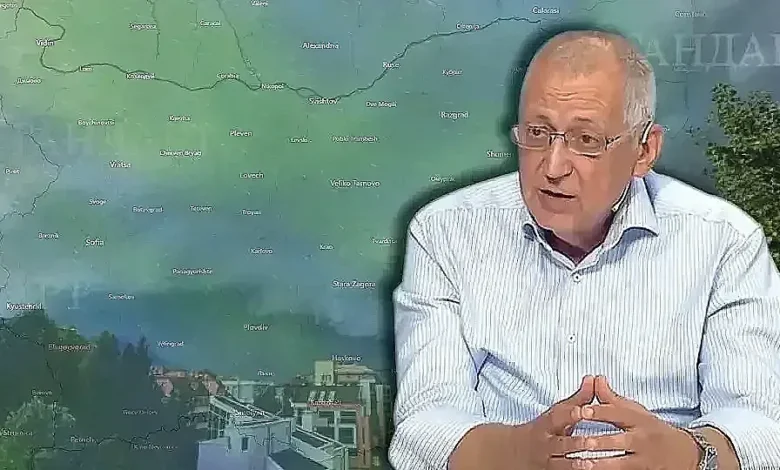 Топ синоптик прогнозира: Студ, дъжд и мъгли, но ето кога започва сиромашкото лято
